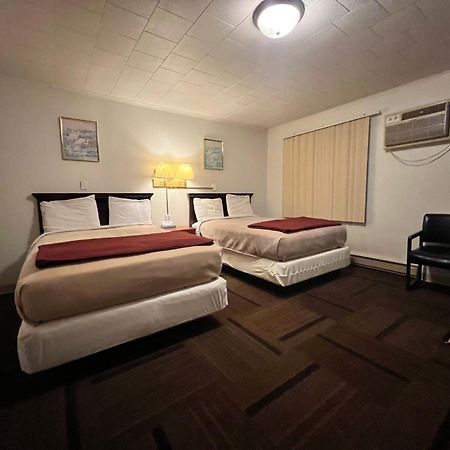 Oyo Hotel Prairie Winds Carthage Keokuk Hwy 136 Bagian luar foto