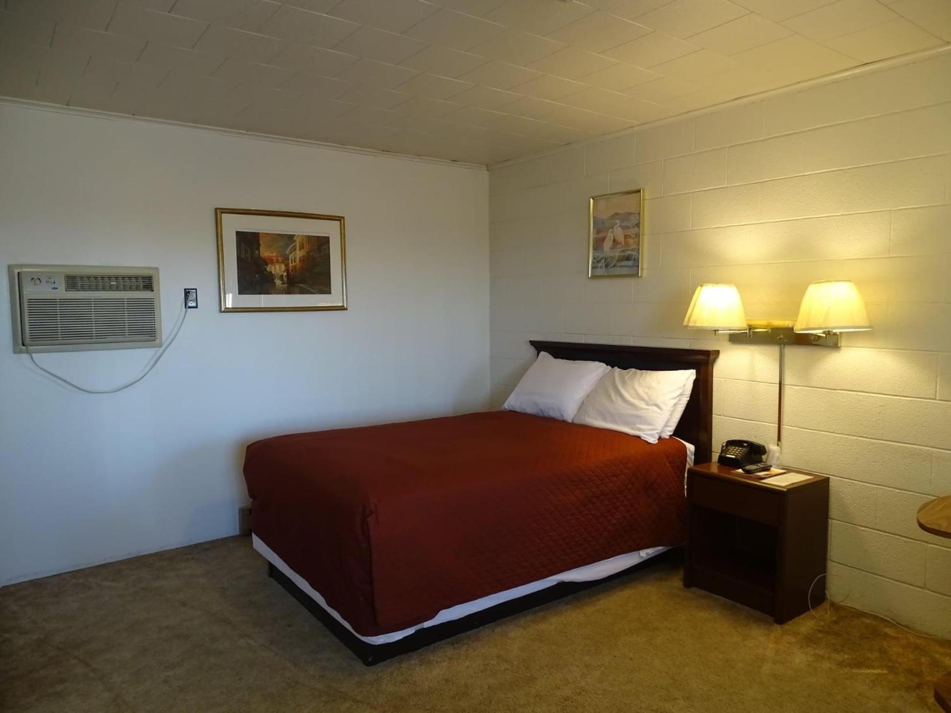 Oyo Hotel Prairie Winds Carthage Keokuk Hwy 136 Bagian luar foto