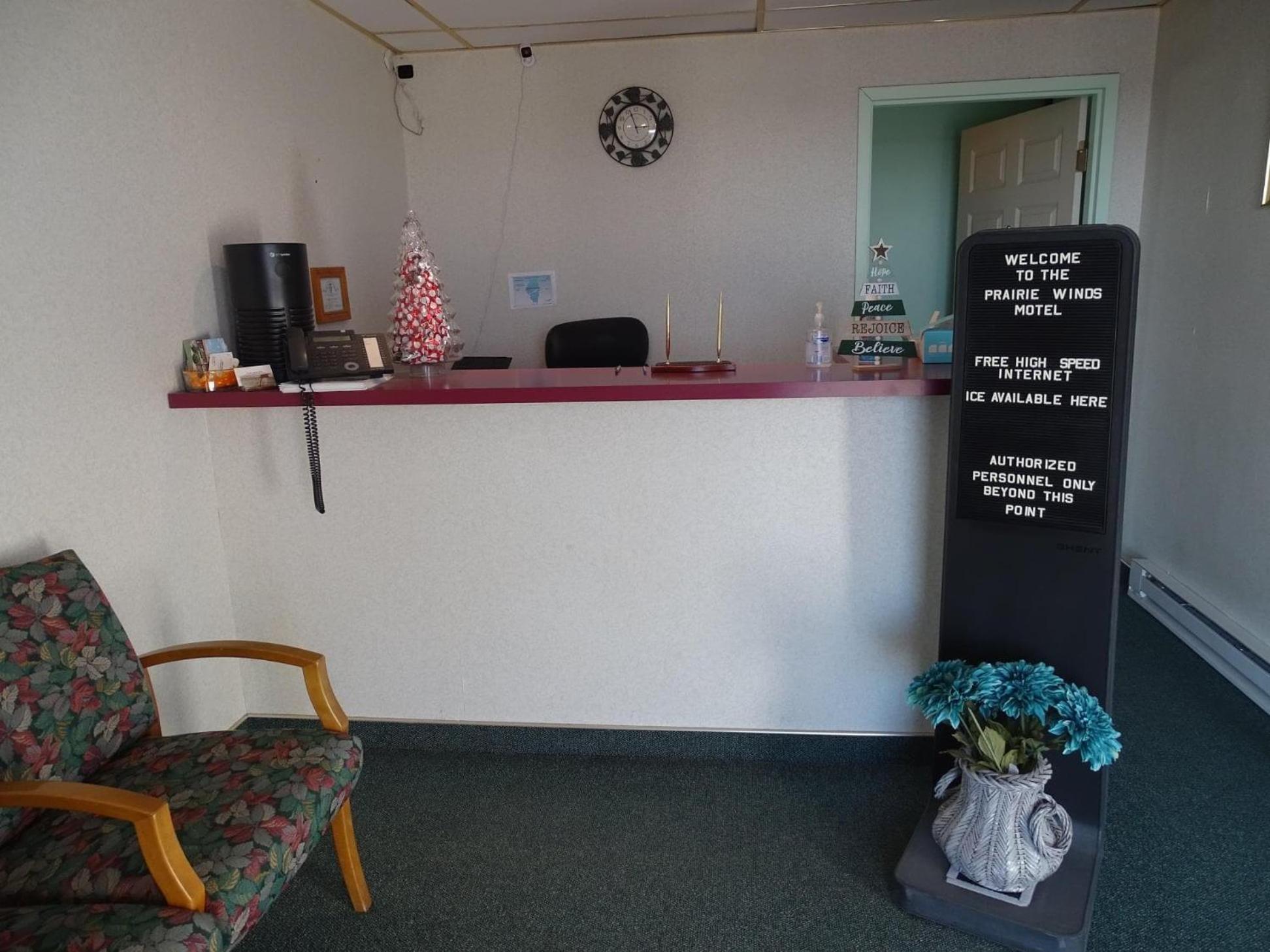 Oyo Hotel Prairie Winds Carthage Keokuk Hwy 136 Bagian luar foto